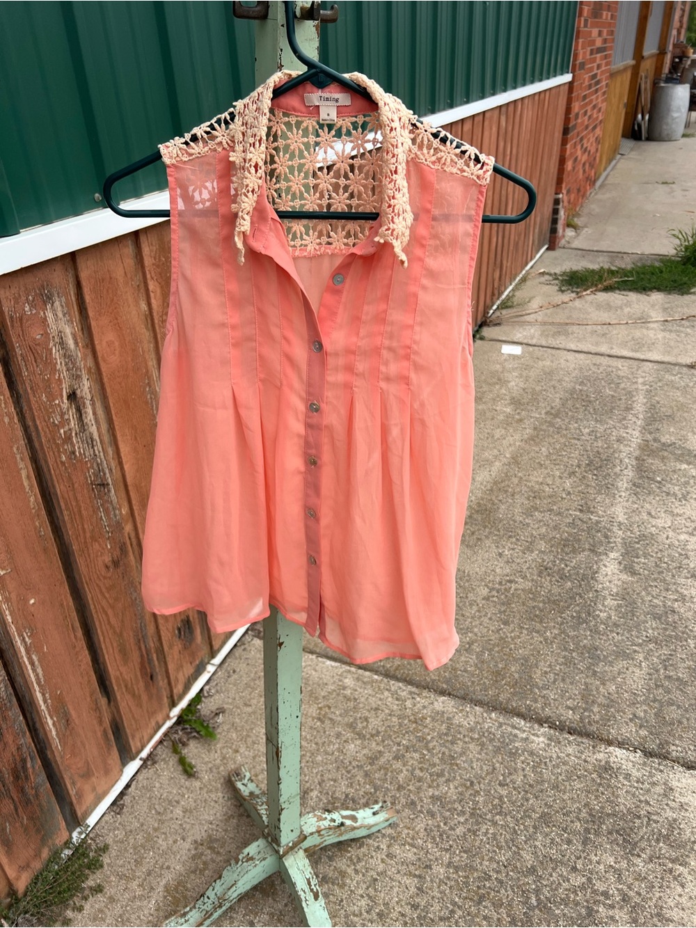 Timing Coral Sleeveless Crochet-Collar Button Front Top